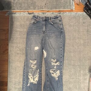 Cute ripped jeans forever 21